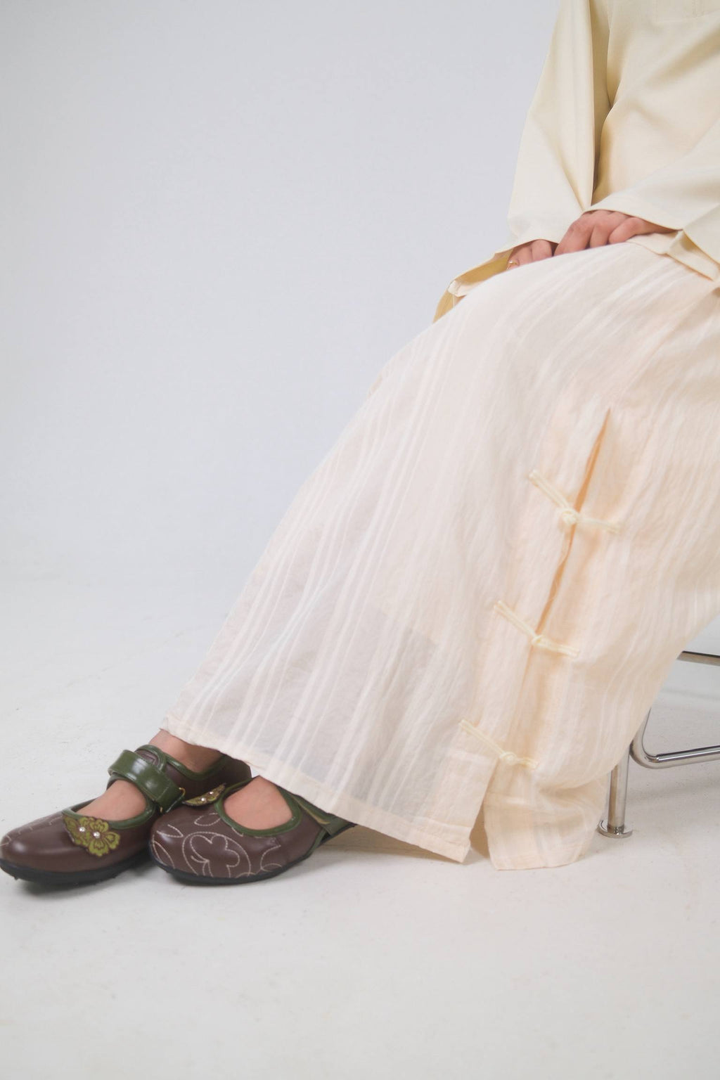 Tulus Set – Suji